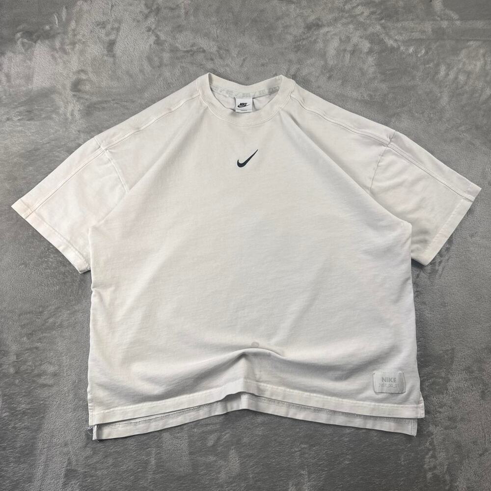 Nike Center Swoosh T-Shirt Men’s Medium White Big Back Logo Graphic Tee boxy fit